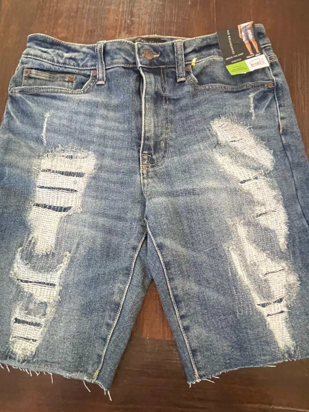 No Boundaries Men’s Slim Fit Stretch Distressed Look Denim Shorts Size 32